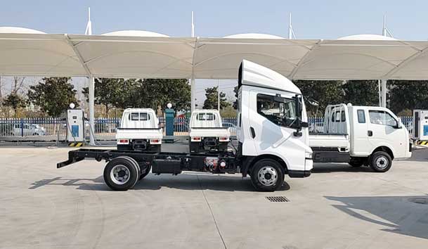 【重卡电动先锋】牛宝体育官网300-400kW重卡充电桩：亮点与应用典范(图4)